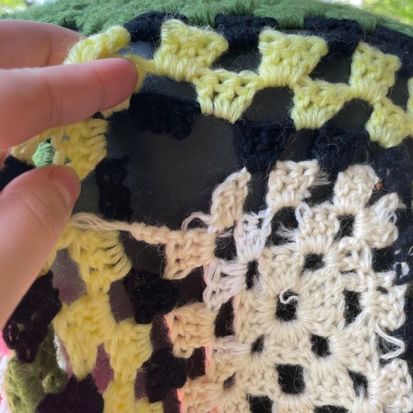 Vintage Granny Square Green Cottagecore Grandmacore Crochet Quilt Lap Blanket - Picture 4 of 4